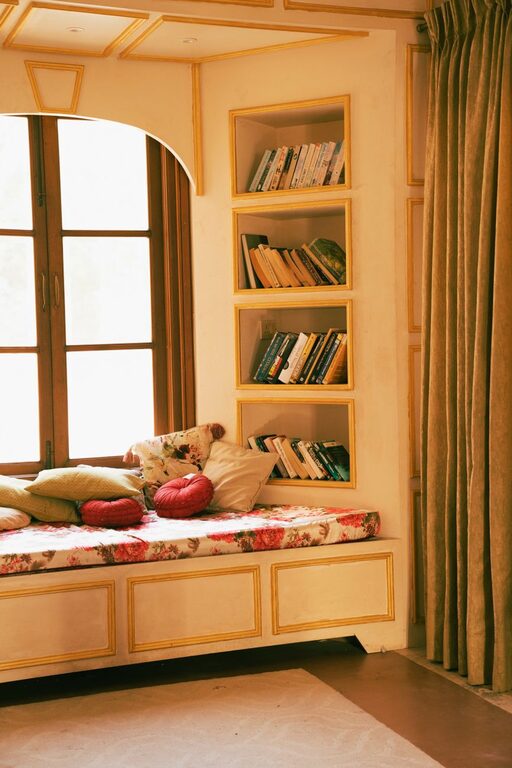 Tips for Creating a Cozy Reading Nook in Any Room